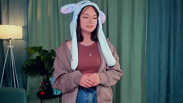 SunniPhoenix online show from 1, 4, 2026