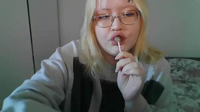 Elayne Sweet online show from 18, 4, 2026