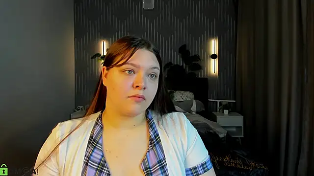 Evelyne Loo online show from 28, 4, 2026