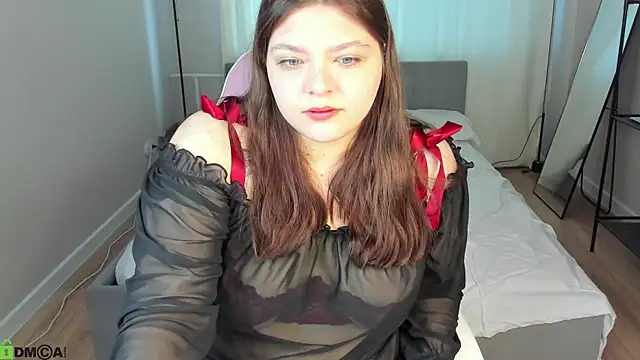 Evelyne Loo online show from 6, 5, 2026