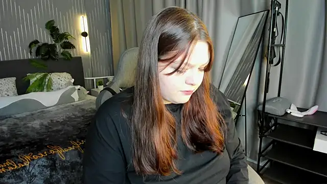 Evelyne Loo online show from 13, 5, 2026