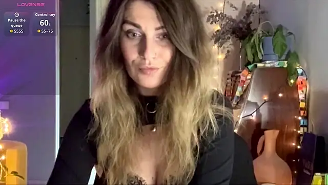 Snapshot of Rita_Tease chatting on 8, 5, 2026 Rita Tease online show from 8, 5, 2026
