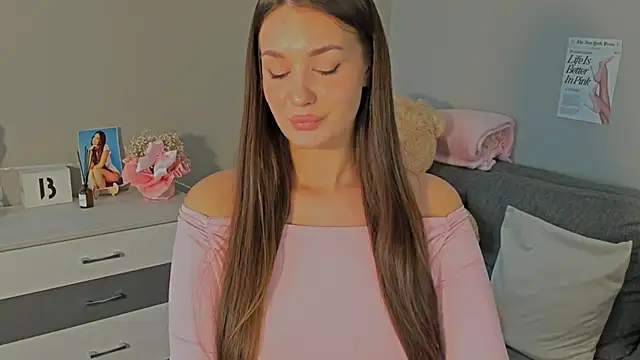 Mila-Cosmo online show from 7, 6, 2026