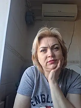 SylvieGold453 online show from 4, 5, 2026