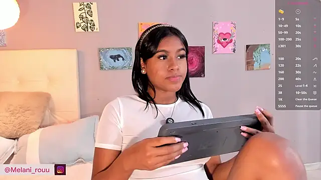 Melaniaa Roussee online show from 22, 4, 2026