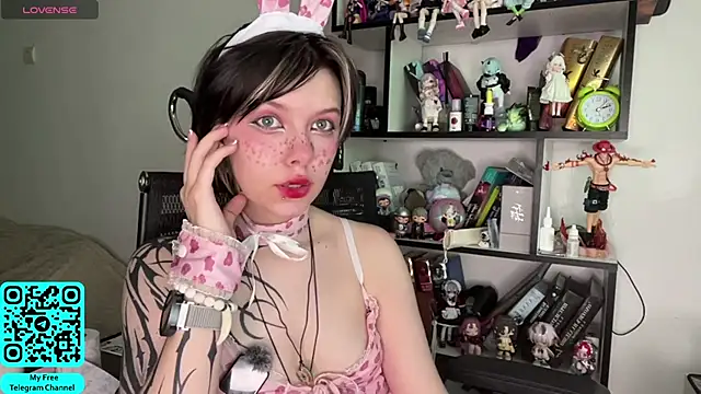 MadalynNosel online show from 17, 6, 2026