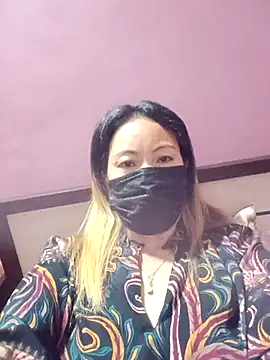 Bristy BigBoobs online show from 17, 4, 2026