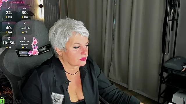 Linda Zef1r online show from 7, 5, 2026