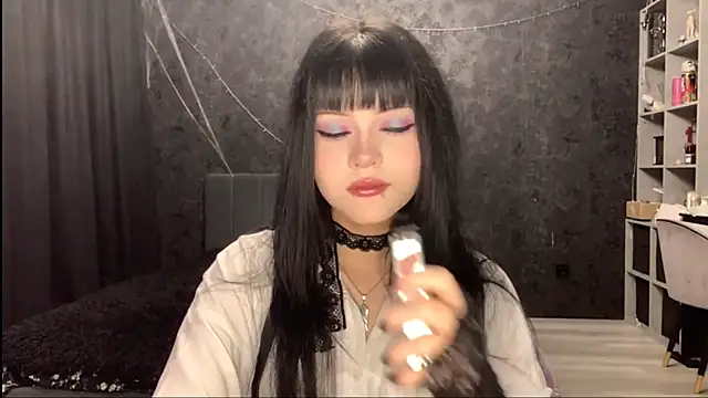 EmilyEmbears online show from 5, 5, 2026
