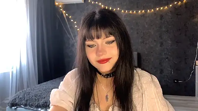EmilyEmbears online show from 7, 5, 2026