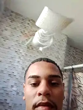 Snapshot of Lc022g chatting on 13, 4, 2026 Lc022g online show from 13, 4, 2026