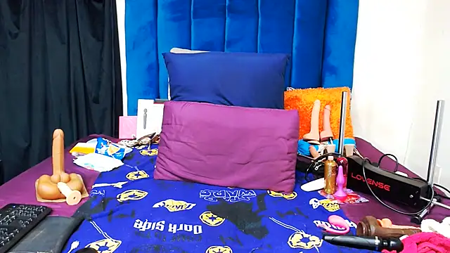 Snapshot of Freakyslut-39 chatting on 10, 6, 2026 Freakyslut-39 online show from 10, 6, 2026