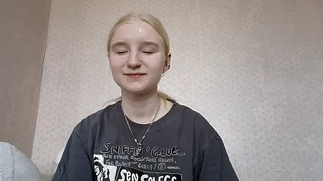 Snapshot of ForwentSeat chatting on 7, 4, 2026 ForwentSeat online show from 7, 4, 2026