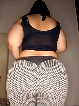 Snapshot of Sexy_yassimna chatting on 14, 4, 2026 Sexy yassimna online show from 14, 4, 2026