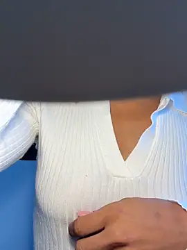 Snapshot of latinacaro- chatting on 8, 5, 2026 latinacaro- online show from 8, 5, 2026