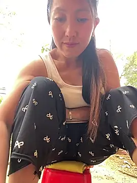 Snapshot of Huonglyna chatting on 16, 4, 2026 Huonglyna online show from 16, 4, 2026