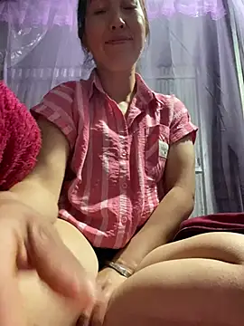 Snapshot of Huonglyna chatting on 3, 5, 2026 Huonglyna online show from 3, 5, 2026