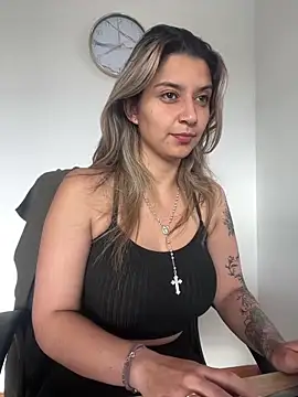 Isabella varella- online show from 7, 4, 2026