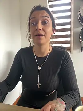 Isabella varella- online show from 11, 5, 2026
