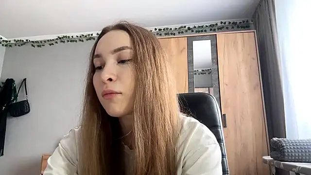 Milaissocute online show from 26, 4, 2026