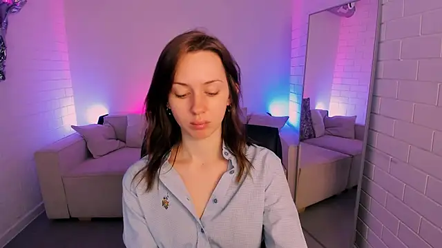 MeganClapp online show from 15, 4, 2026