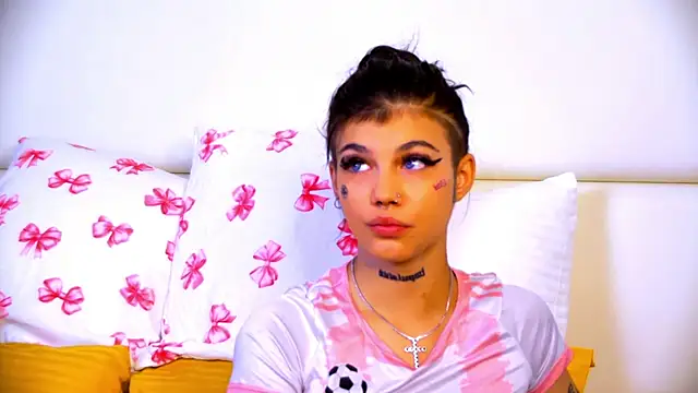 YasminnStorm online show from 8, 6, 2026