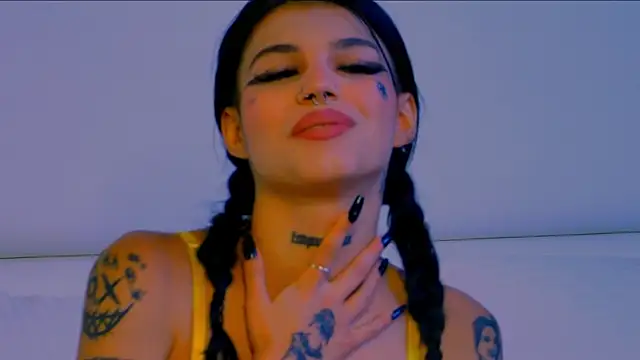 YasminnStorm online show from 25, 6, 2026