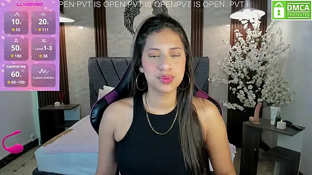Snapshot of Atiena_ chatting on 28, 4, 2026 Atiena online show from 28, 4, 2026