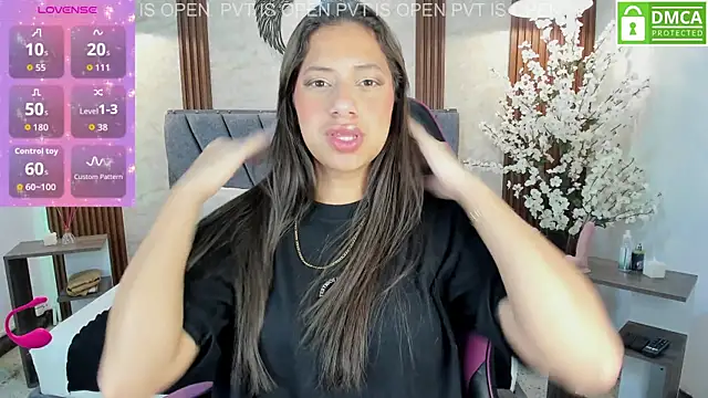Snapshot of Atiena_ chatting on 6, 5, 2026 Atiena online show from 6, 5, 2026