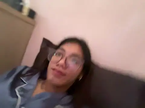 Snapshot of Akari_hunt chatting on 7, 4, 2026 Akari hunt online show from 7, 4, 2026