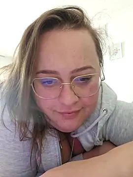 Snapshot of Blondibaby chatting on 19, 5, 2026 Blondibaby online show from 19, 5, 2026