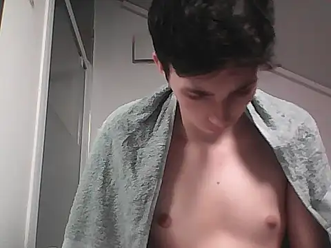 Snapshot of biscotte-du-85 chatting on 5, 4, 2026 biscotte-du-85 online show from 5, 4, 2026