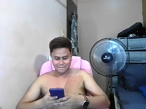 Snapshot of tipsy_butter chatting on 6, 7, 2026 tipsy butter online show from 6, 7, 2026