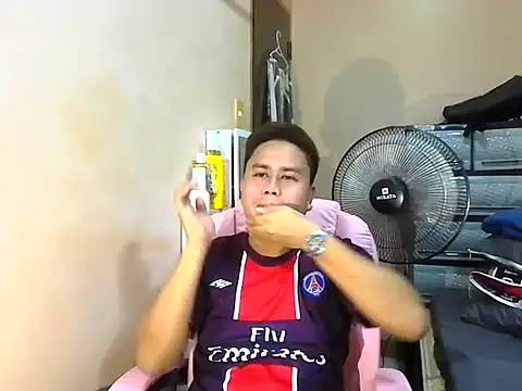 Snapshot of tipsy_butter chatting on 8, 7, 2026 tipsy butter online show from 8, 7, 2026
