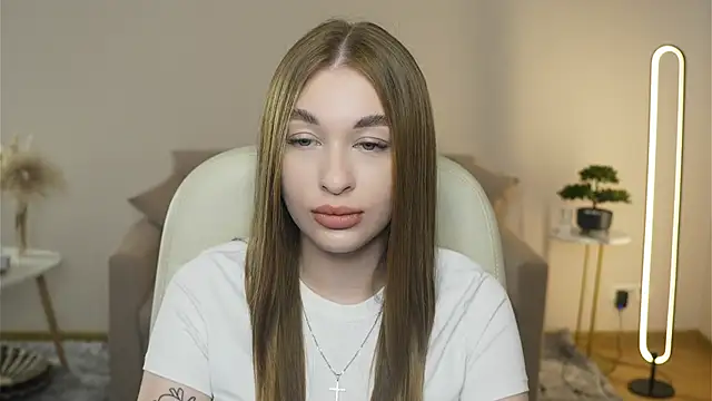 Snapshot of SangVivolo chatting on 5, 4, 2026 SangVivolo online show from 5, 4, 2026