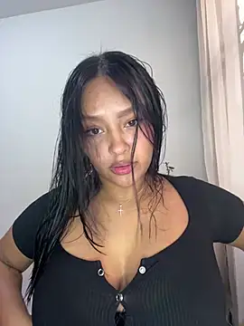 Snapshot of -Adarah chatting on 7, 4, 2026 -Adarah online show from 7, 4, 2026