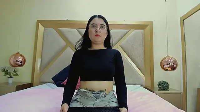 Snapshot of ChloeAshdord chatting on 8, 4, 2026 ChloeAshdord online show from 8, 4, 2026