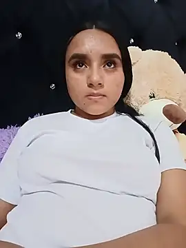 Snapshot of Valentina_Narvaez chatting on 19, 6, 2026 Valentina Narvaez online show from 19, 6, 2026