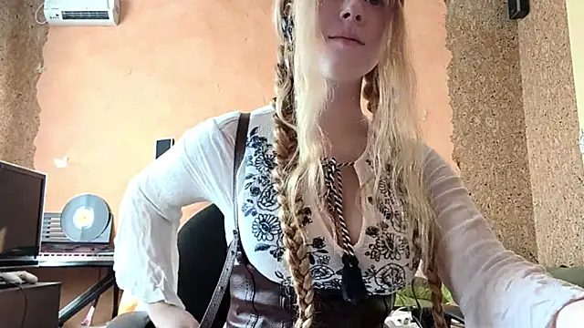 KateVibe 01 online show from 7, 4, 2026