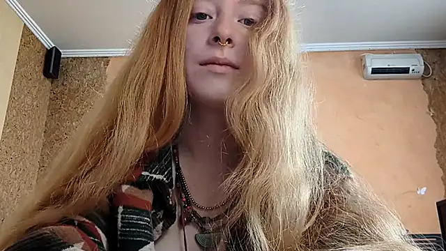 Snapshot of KateVibe_01 chatting on 22, 6, 2026 KateVibe 01 online show from 22, 6, 2026