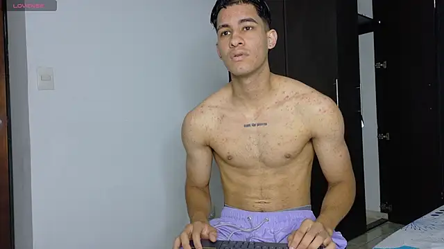 Snapshot of JakeMonroe chatting on 8, 4, 2026 JakeMonroe online show from 8, 4, 2026