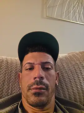 Snapshot of CubanFashion chatting on 5, 4, 2026 CubanFashion online show from 5, 4, 2026