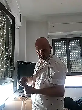 Snapshot of juanma33 chatting on 5, 4, 2026 juanma33 online show from 5, 4, 2026