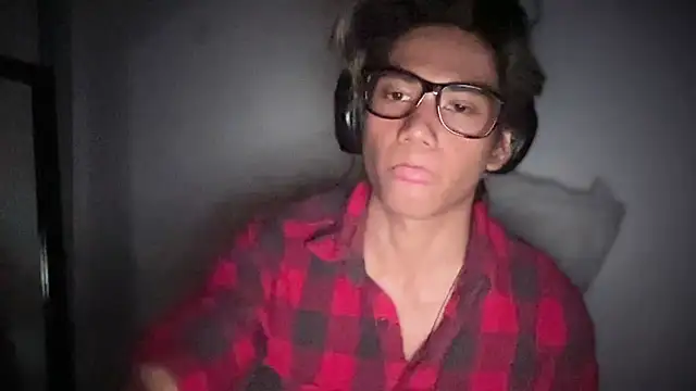 Snapshot of i102056 chatting on 5, 4, 2026 i102056 online show from 5, 4, 2026