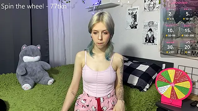 Snapshot of LunaBless chatting on 9, 6, 2026 LunaBless online show from 9, 6, 2026