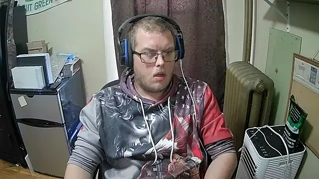 Snapshot of andrewjohn37 chatting on 5, 4, 2026 andrewjohn37 online show from 5, 4, 2026