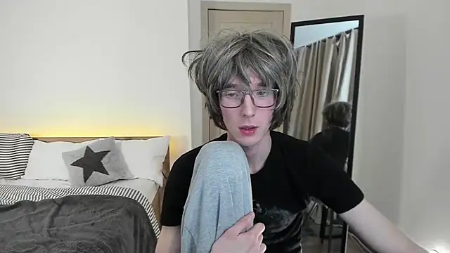 schizophrenic dog online show from 15, 4, 2026