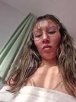 Snapshot of Mar_puentes chatting on 28, 4, 2026 Mar puentes online show from 28, 4, 2026