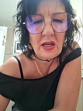 Snapshot of LaliaMia chatting on 2, 2, 2025 LaliaMia online show from 2, 2, 2025