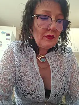 Snapshot of LaliaMia chatting on 28, 4, 2026 LaliaMia online show from 28, 4, 2026